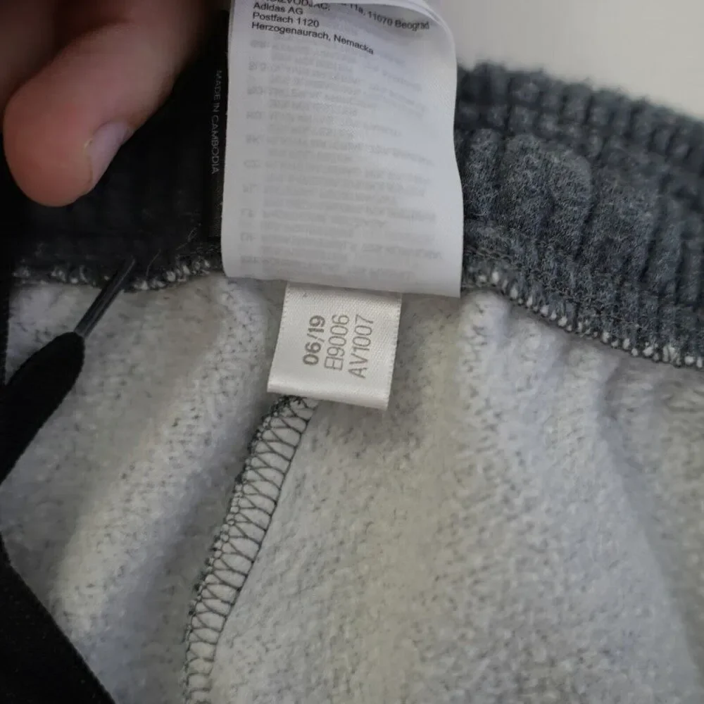 Adidas Gray Sweatpants 3 Stripe Large High Rise 31/30 High‎ Rise